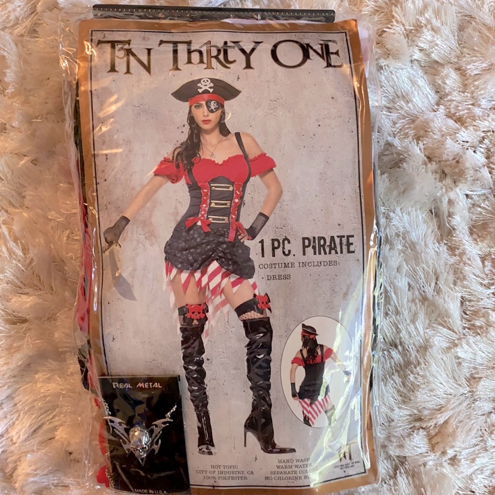 Women’s Halloween costumes